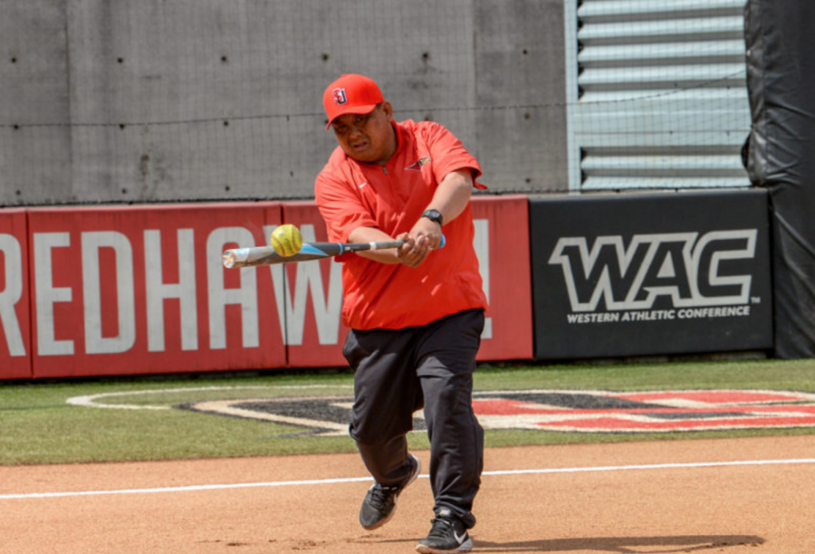 Softball Head Coach Hirai's Contract Extended to 2023