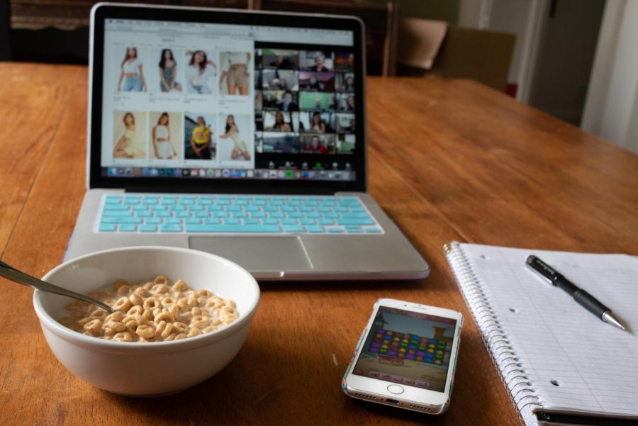 With online instruction on zoom, many college students it's easier to get distracted with other online tabs, homework, or snacking